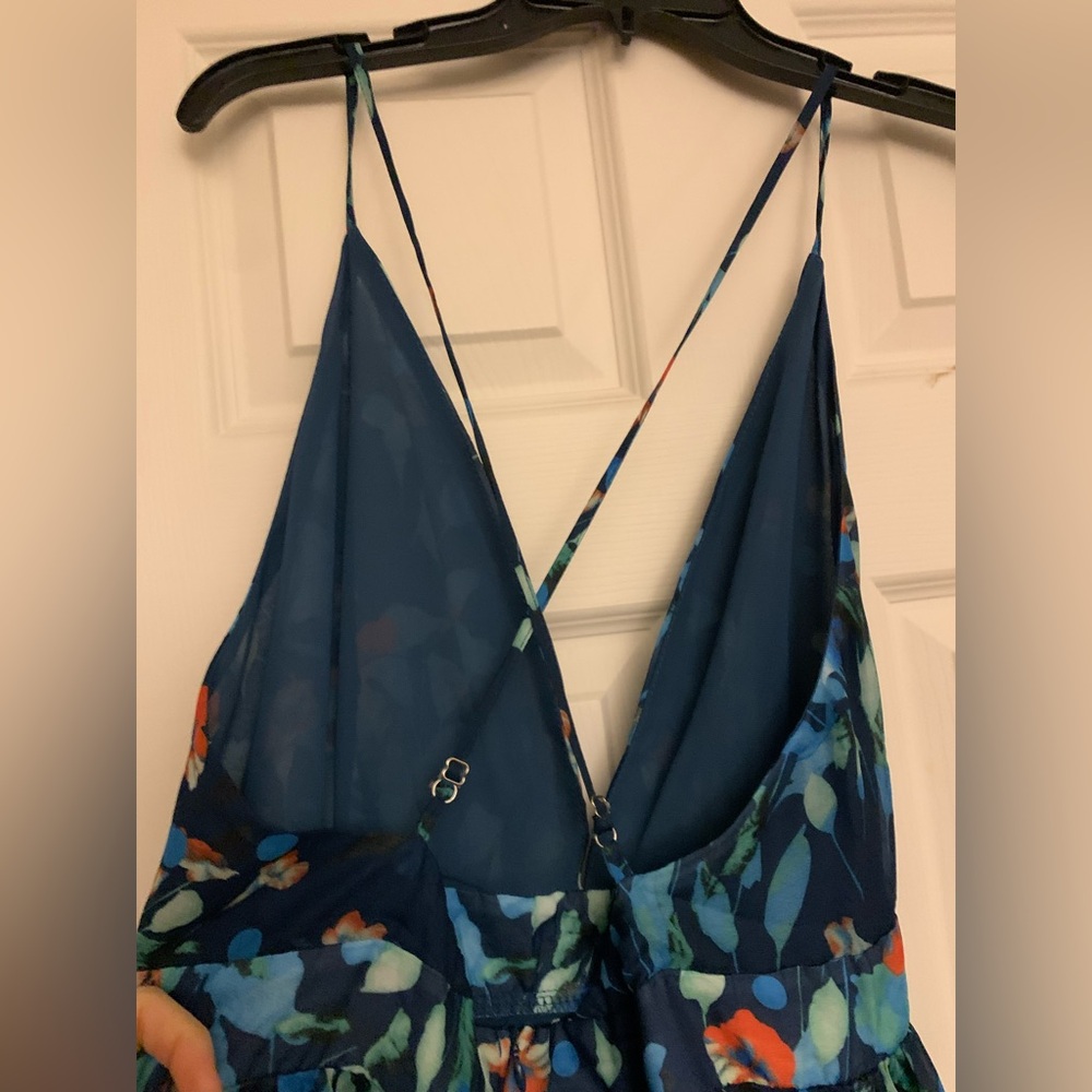 NWOT. Beautiful open back maxi dress. - Picture 5 of 6
